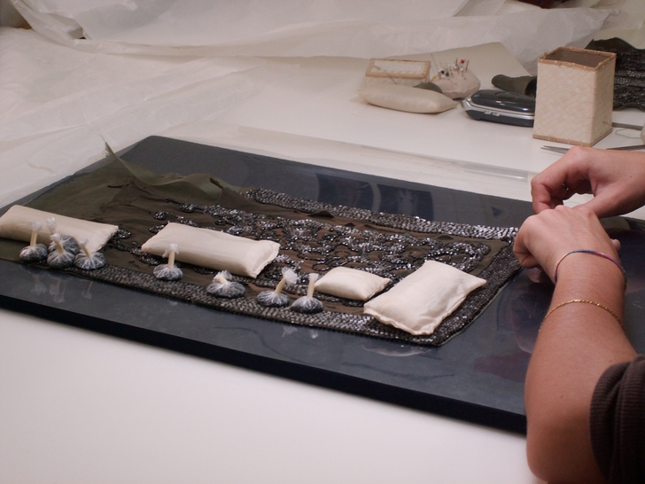 Stola II durante l'applicazione del velo